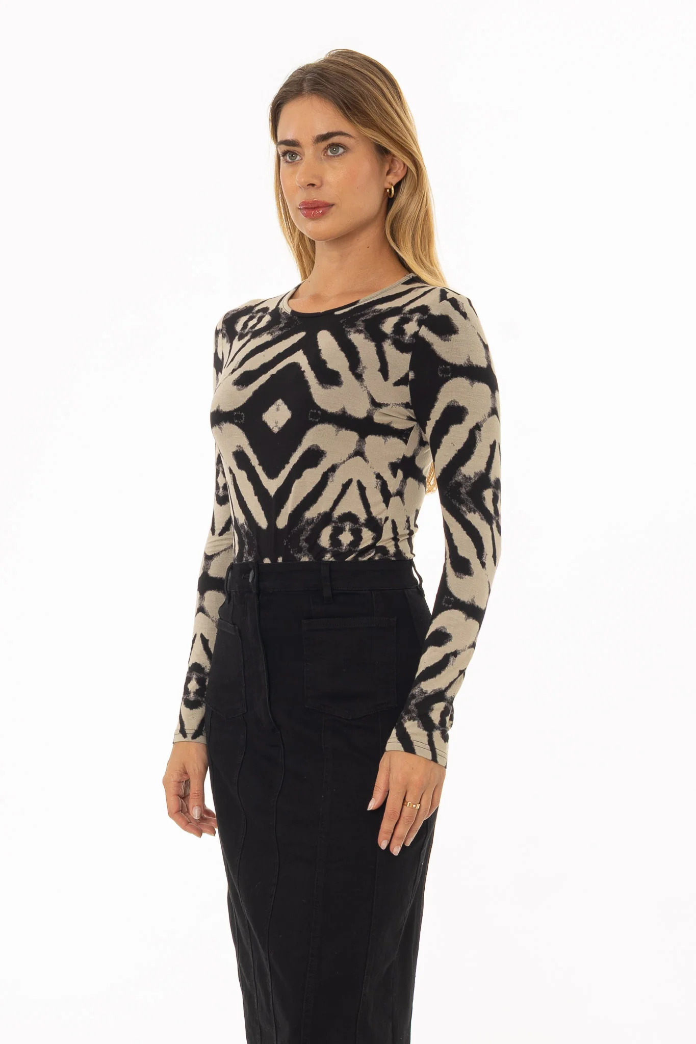 Black and Tan Printed T-Shirt - Image 2