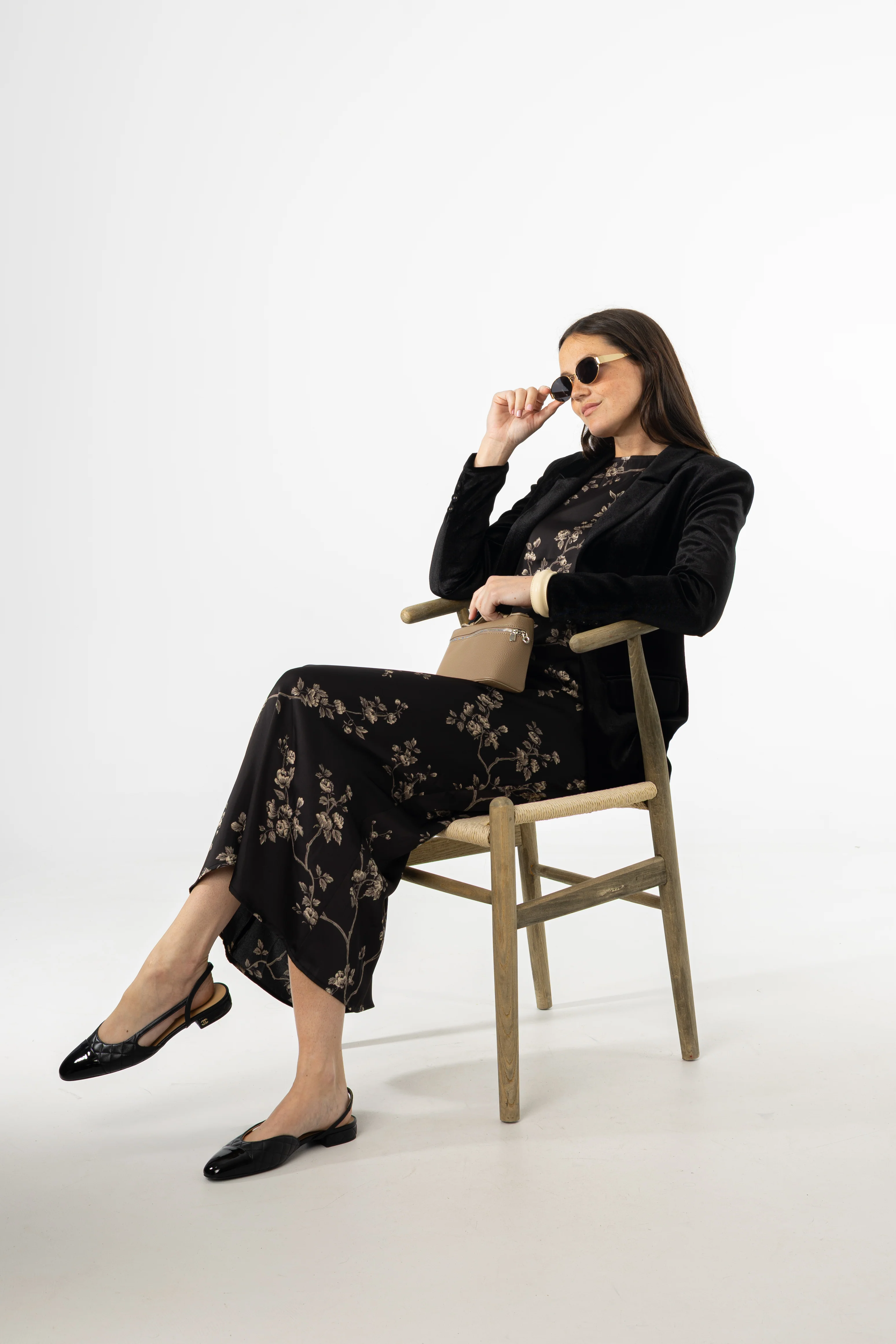 Black & Beige Round Neck Jumper - Image 5