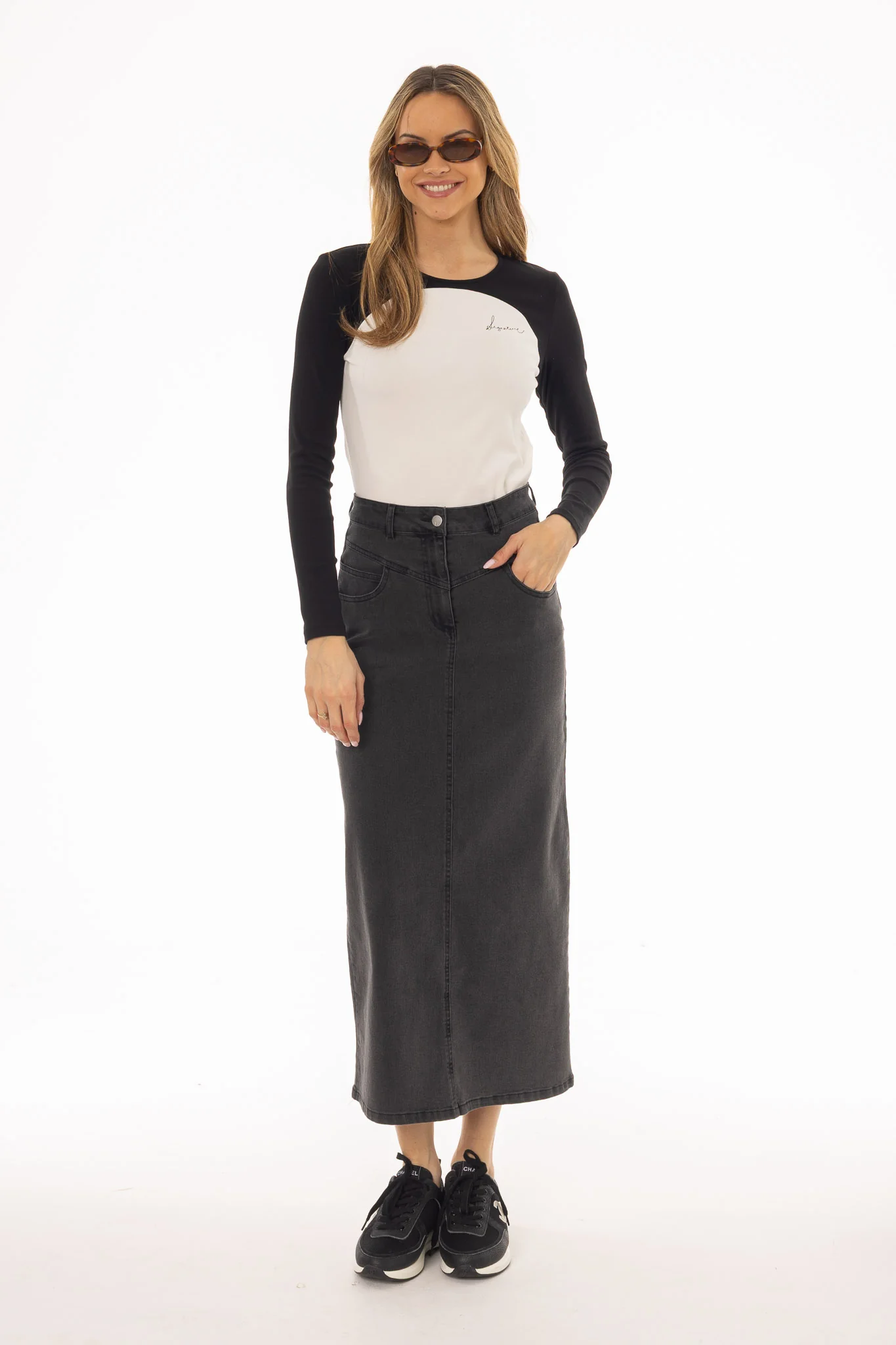 Black Coin Pocket Denim Maxi Skirt - Image 5
