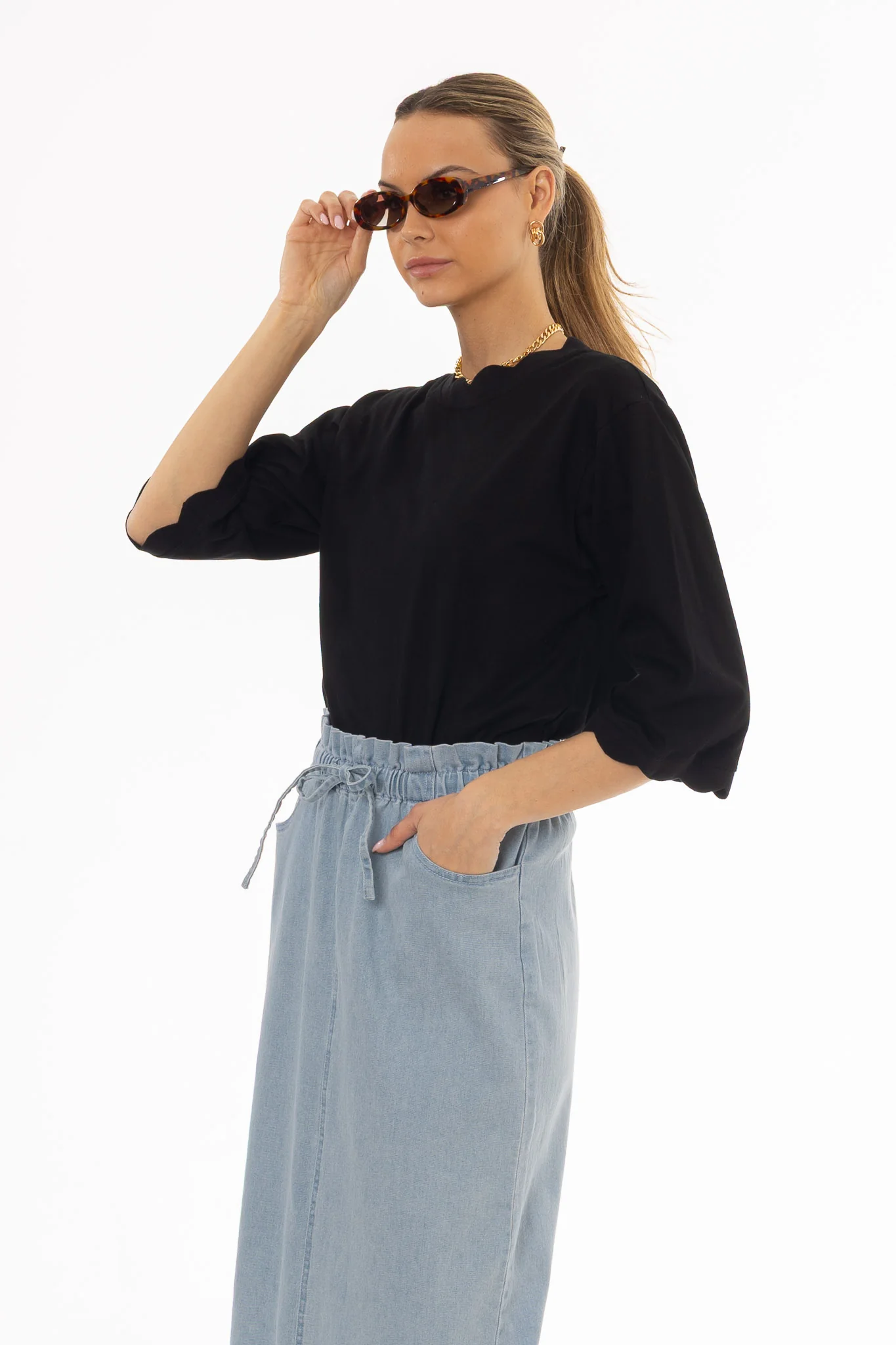 Black Contrast Hem Dolman T-Shirt - Image 2