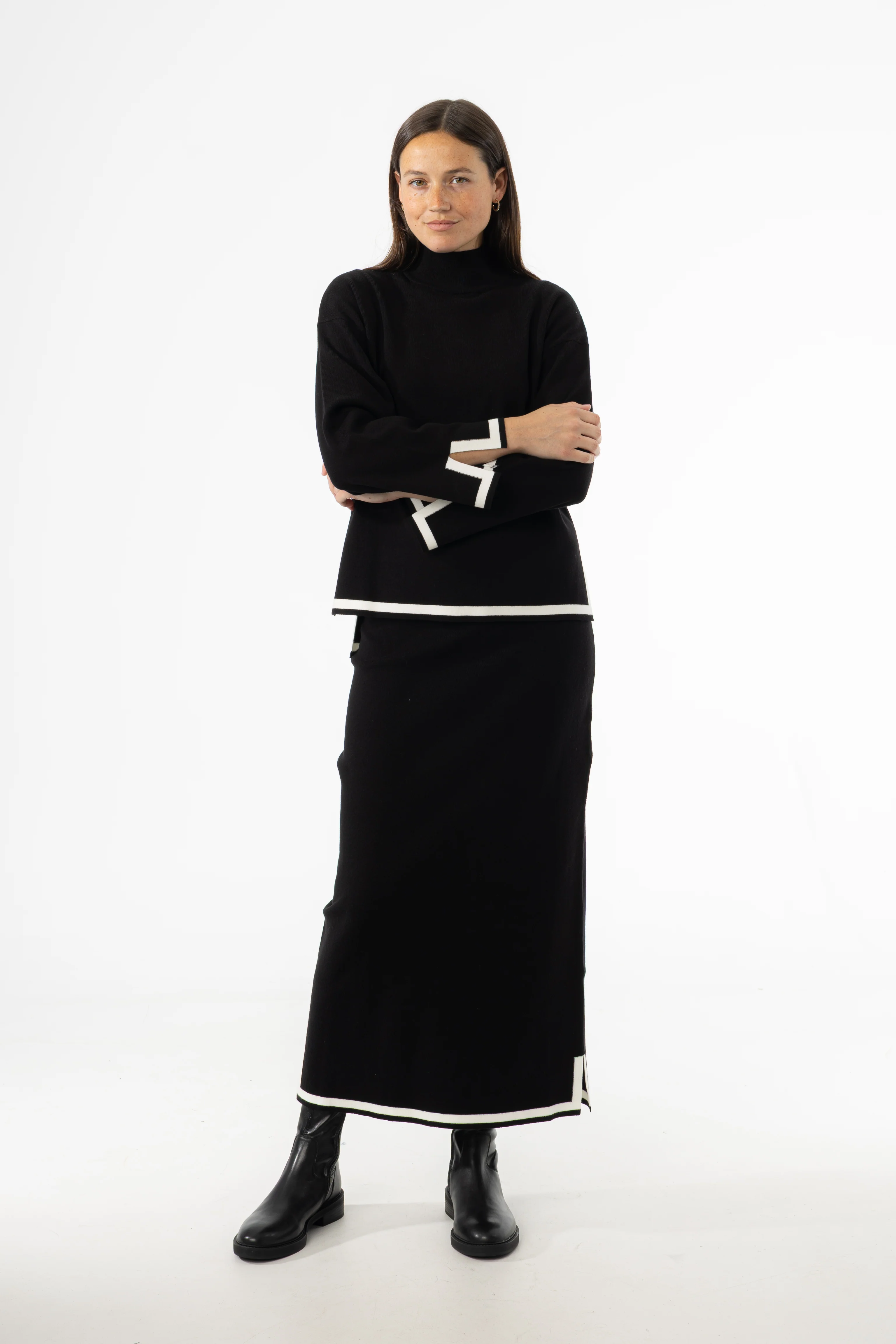 Black Contrast Trim Knit Skirt - Image 2