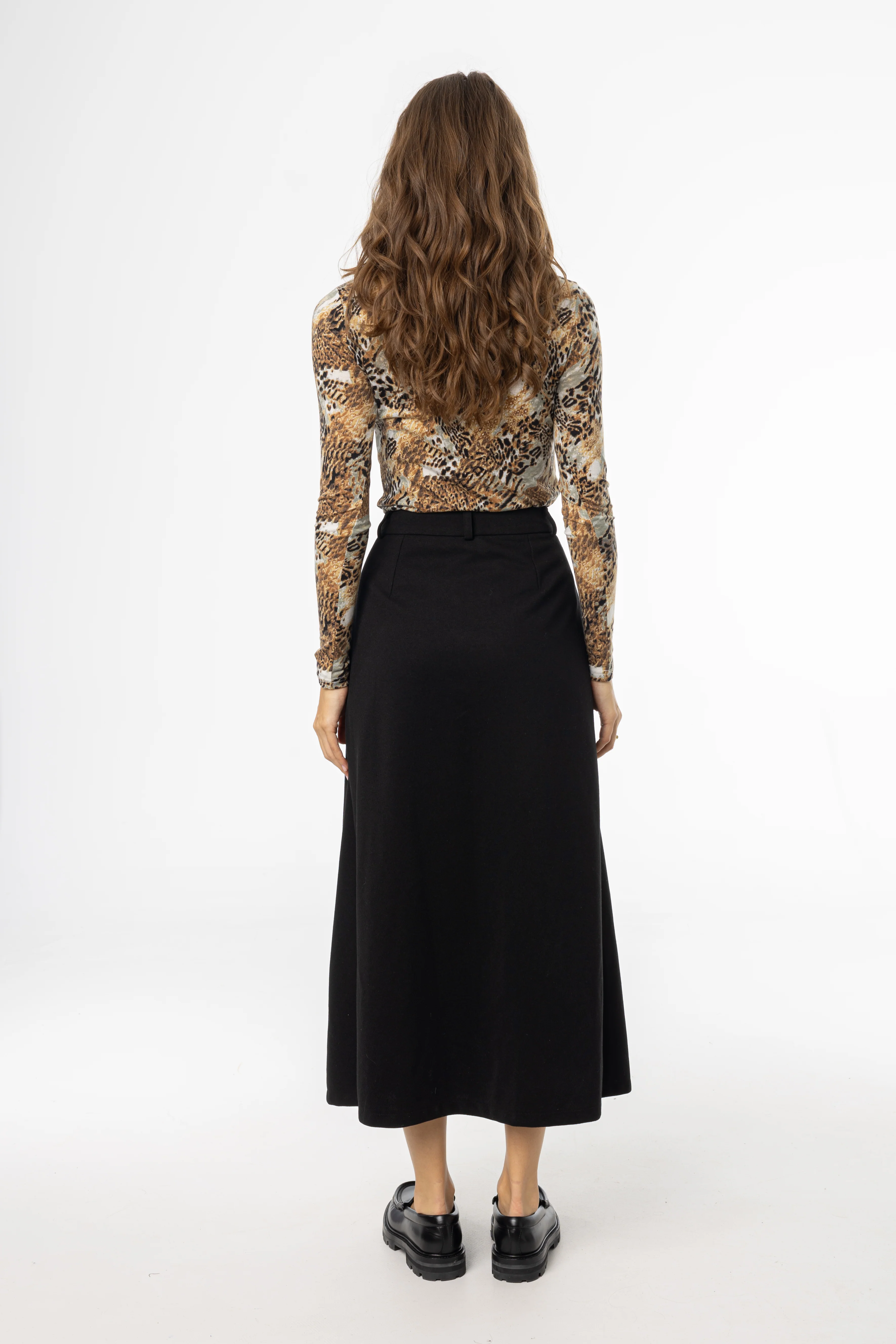 Black Front Pleated Flared Skirt - Image 3