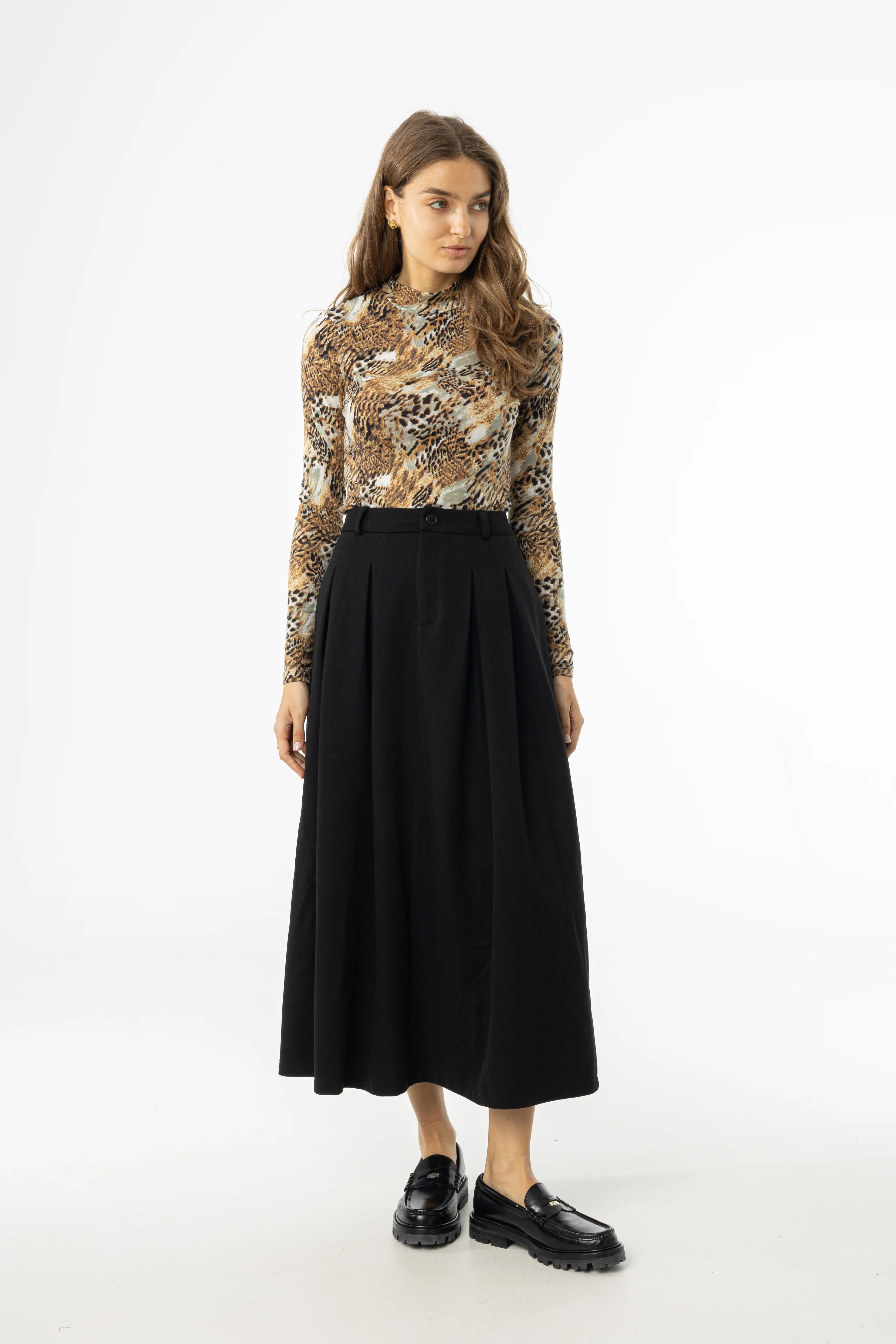 Black Front Pleated Flared Skirt - Image 4
