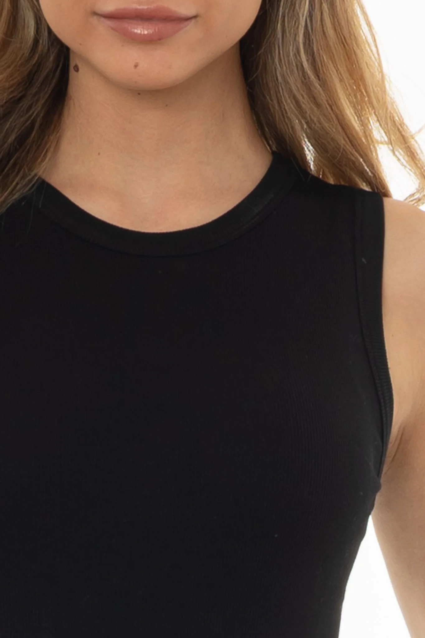 Black Ribbed Tank Top 2.0 - Image 2