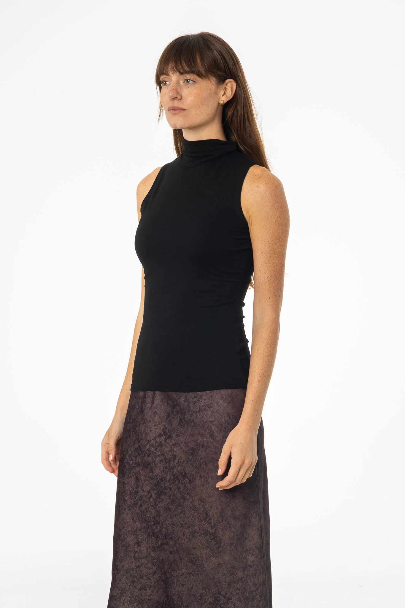 Black Solid Sleeveless Turtleneck Top - Image 2