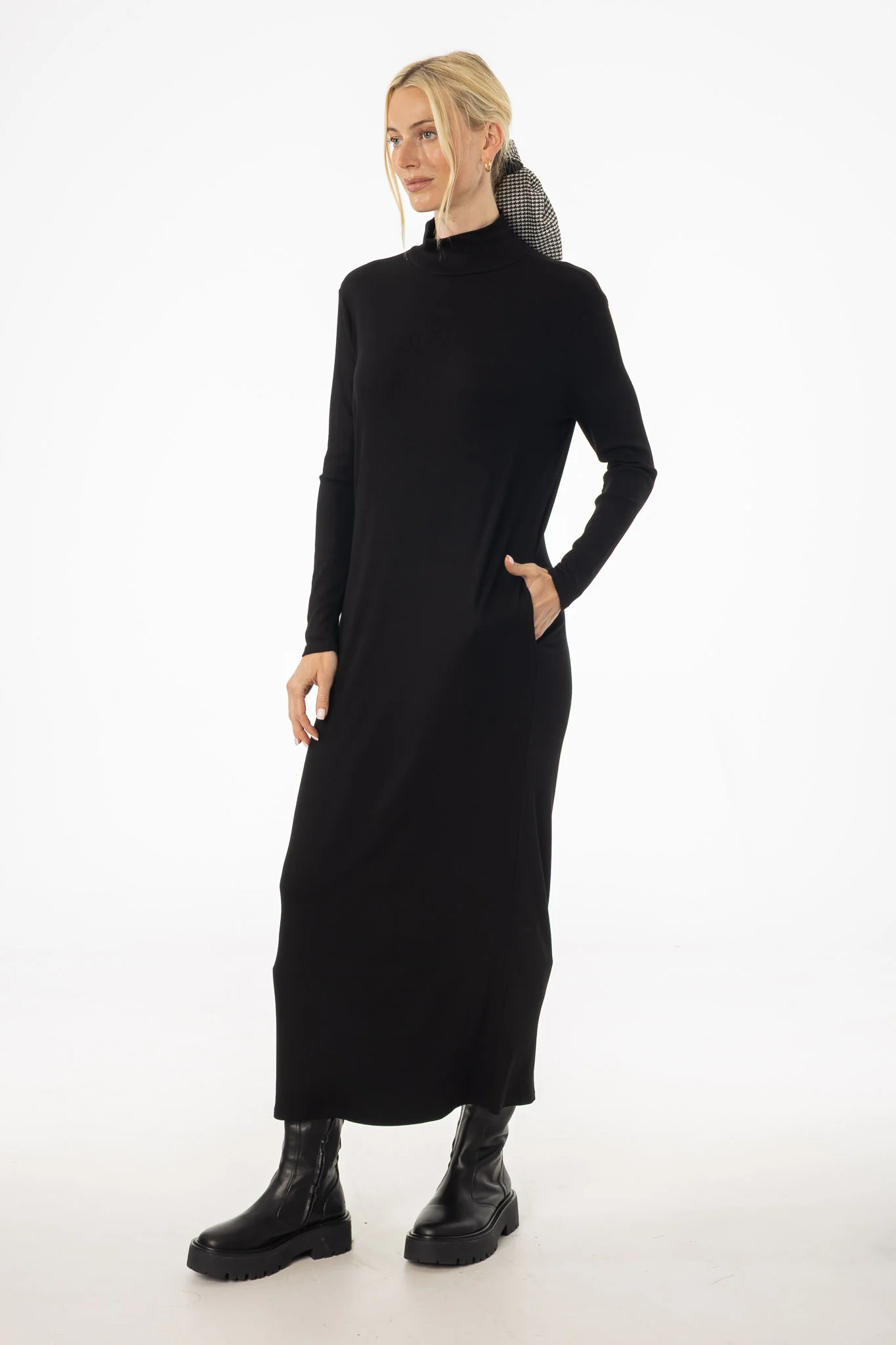 Black Turtleneck Basic Maxi - Image 3