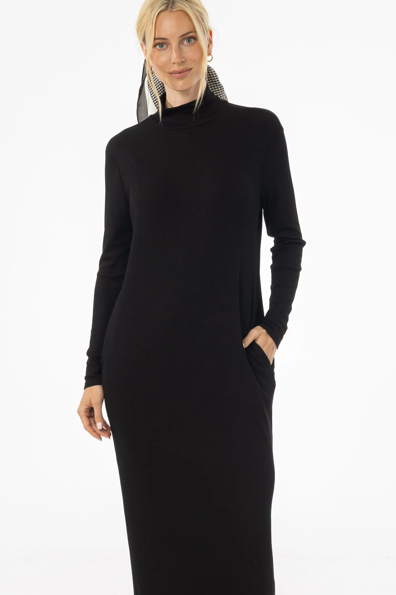 Black Turtleneck Basic Maxi - Image 4