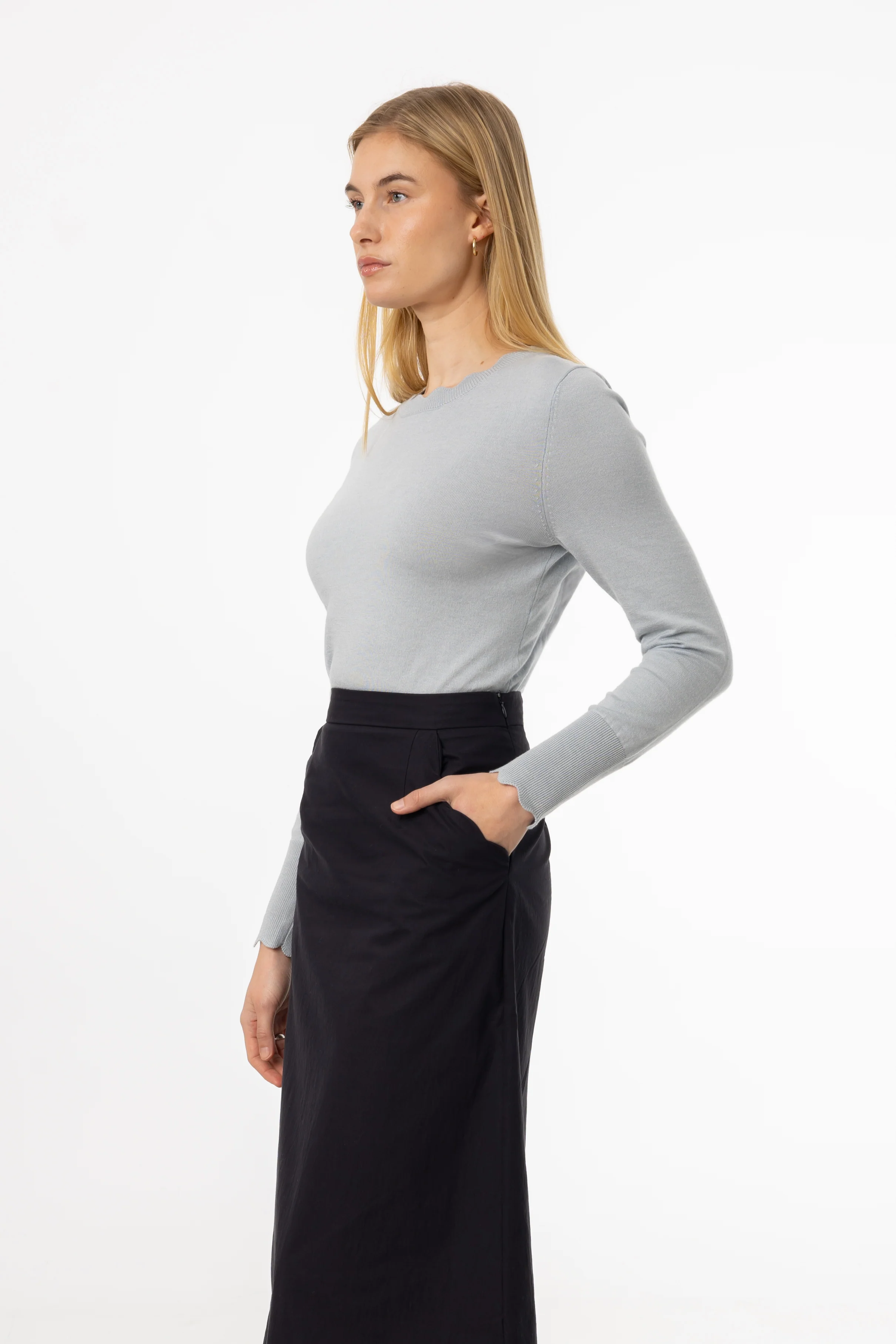 Blue Scalloped Thin Knit Top - Image 2
