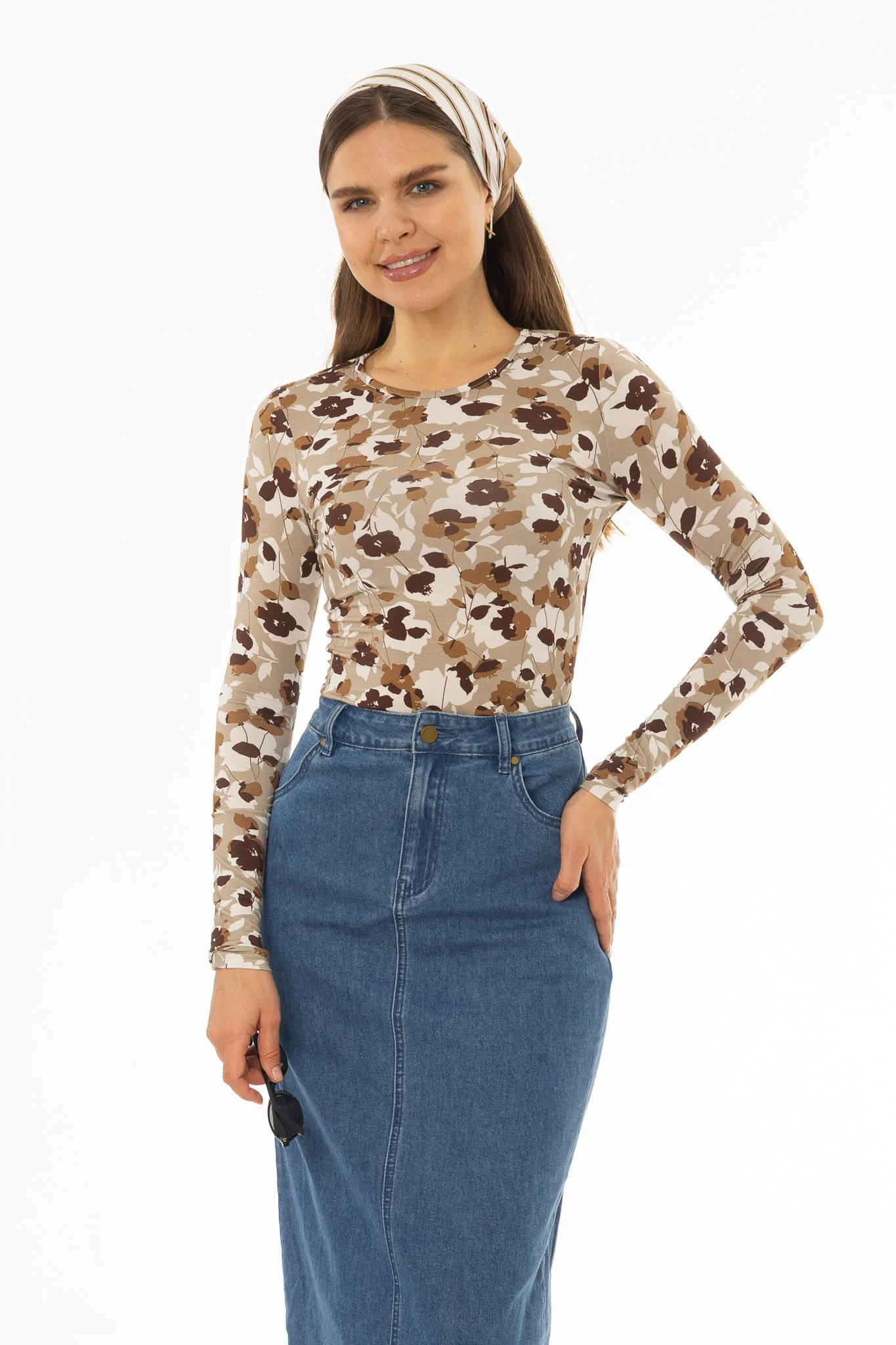 Brown Floral Printed Round Neck T-Shirt - Image 3