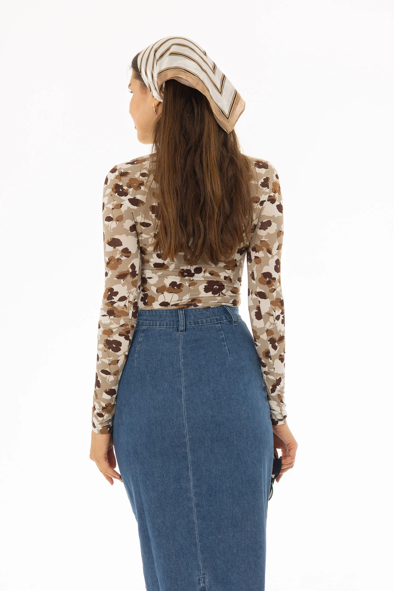 Brown Floral Printed Round Neck T-Shirt - Image 5