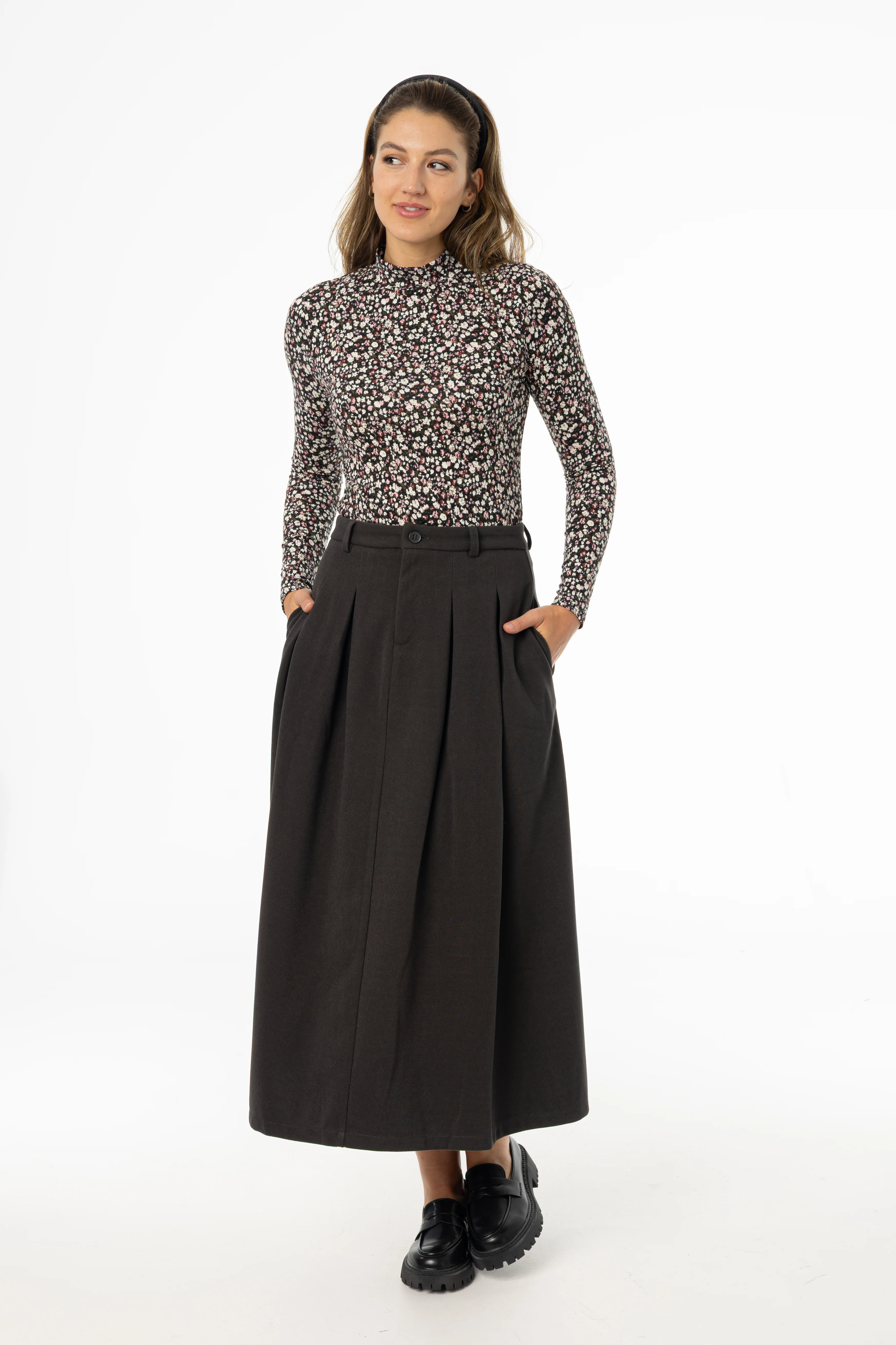 Grey Front Pleated Flared Skirt