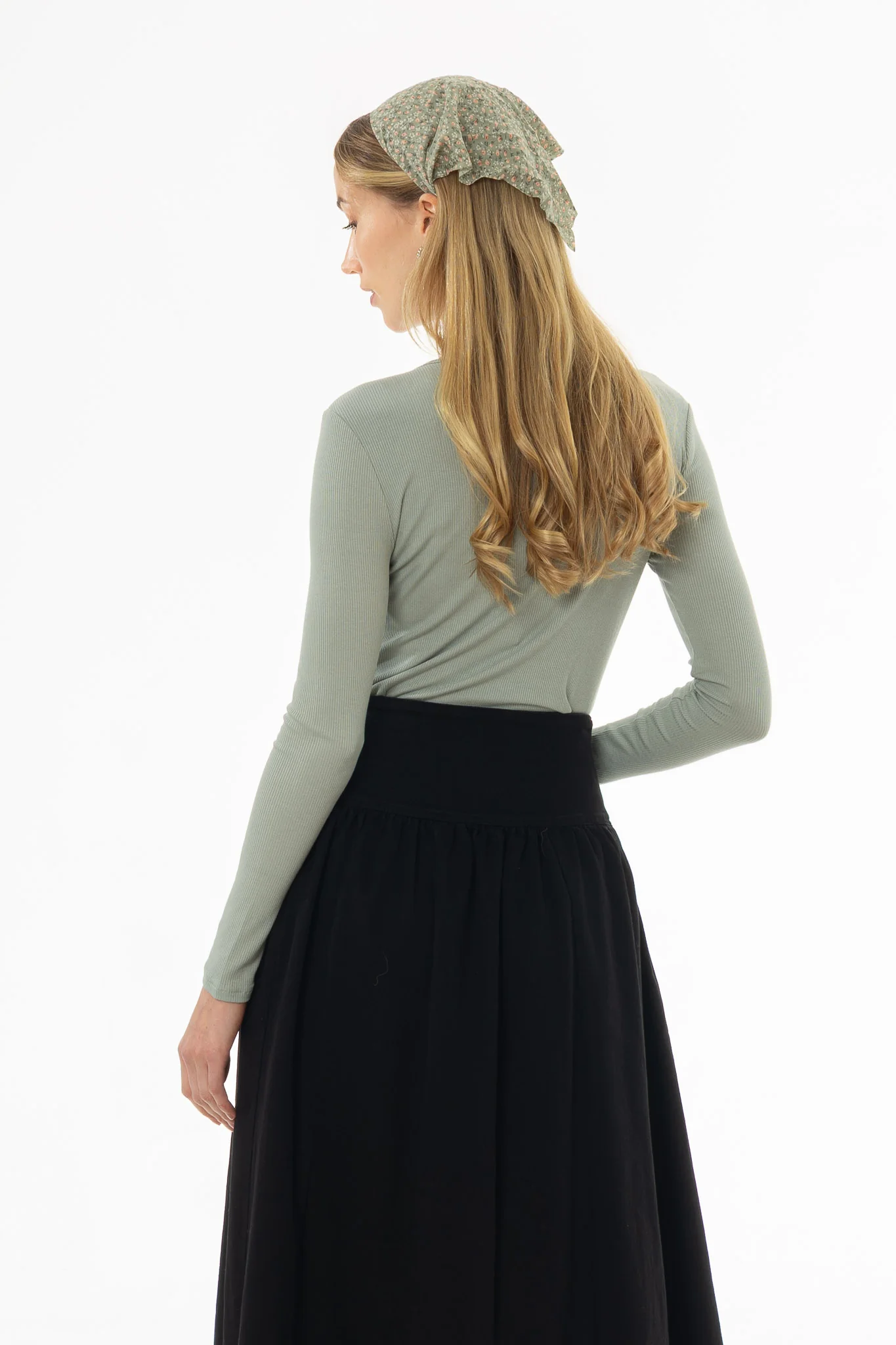 Light Sage Ribbed V-Neck Long Sleeve T-Shirt - Image 4