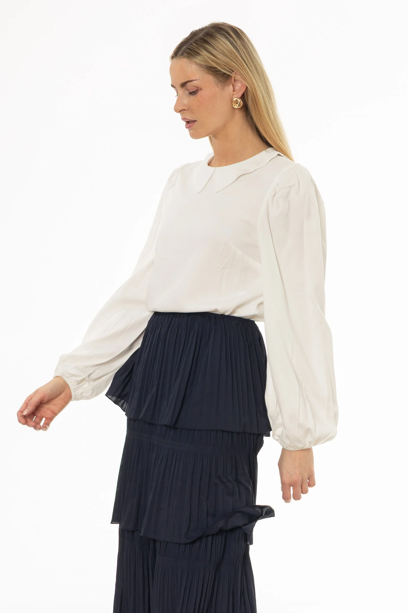 White Peter Pan Collar Blouse - Image 3