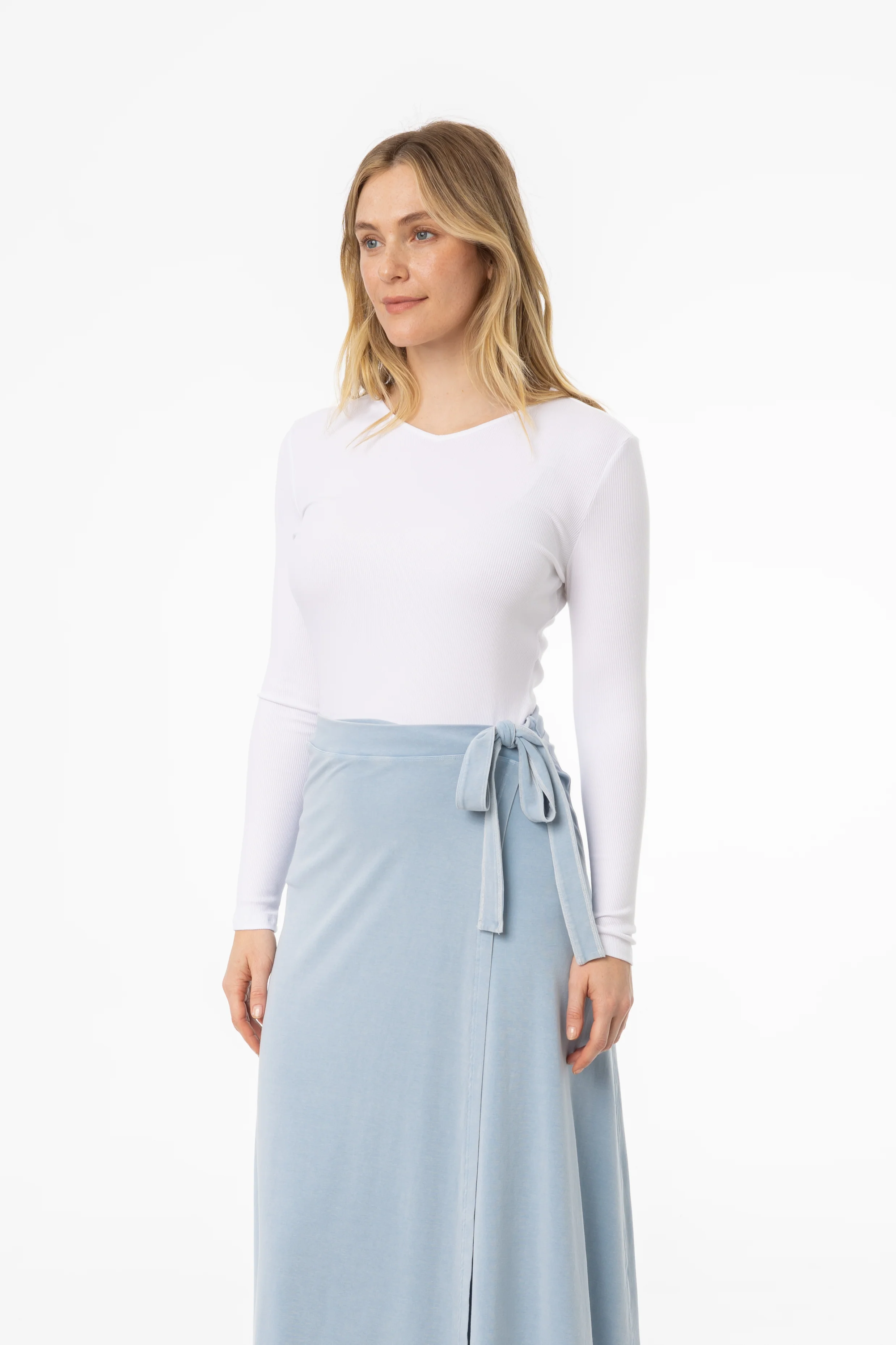 White Ribbed V-Neck Long Sleeve T-Shirt - Image 2